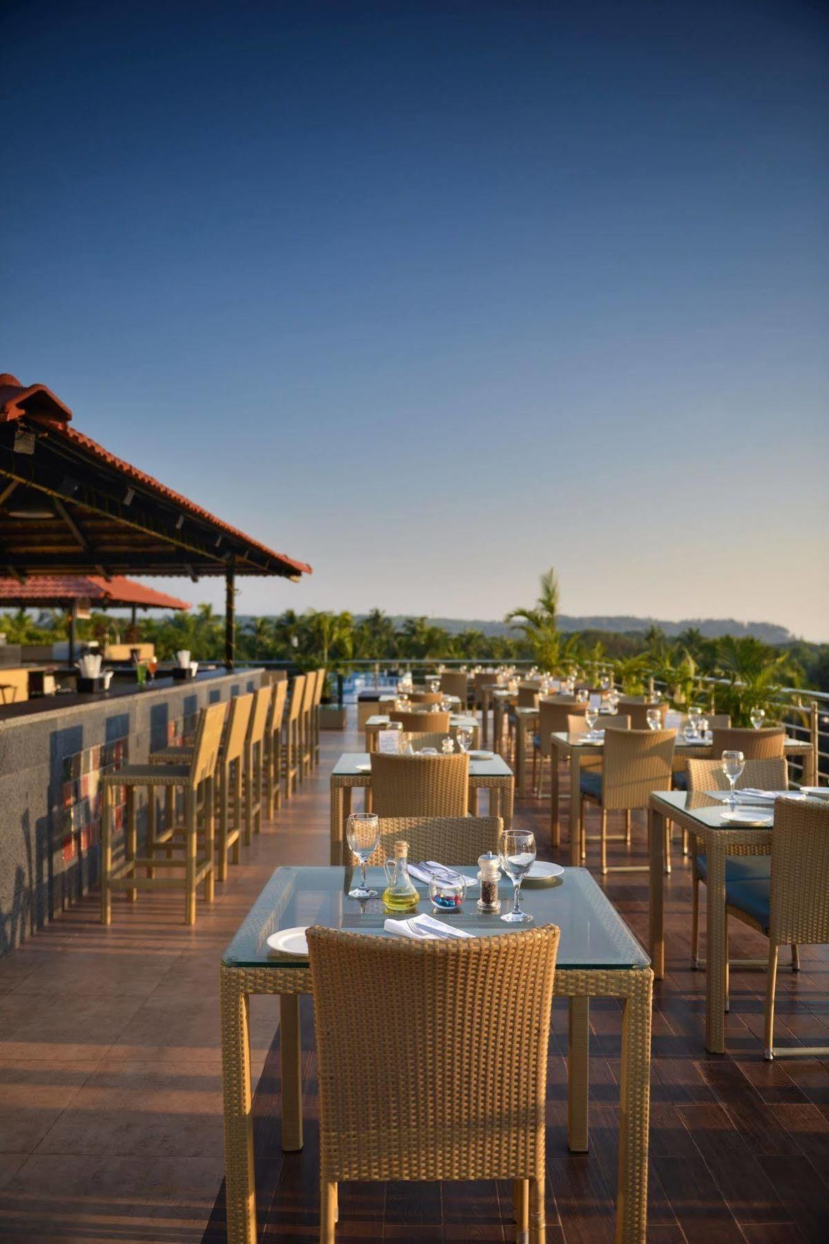 Hotel Acacia Goa Sinquerim Esterno foto